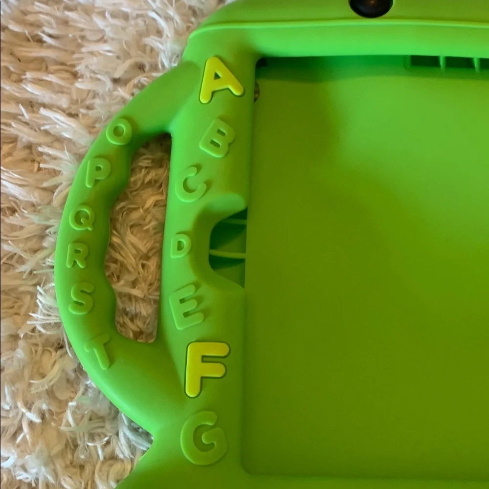 UNBRANDED fun green